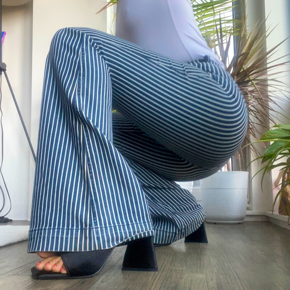 Striped bell bottom strech denim